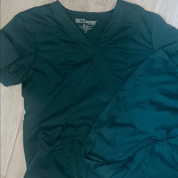 Dark Green Scrub Set - Picture 3 of 4